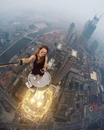 Selfie Derdiyle Meydana Gelen Yaralanmalar Ve Ölümlü Kazalar