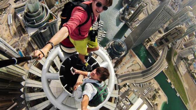 Selfie Derdiyle Meydana Gelen Yaralanmalar Ve Ölümlü Kazalar