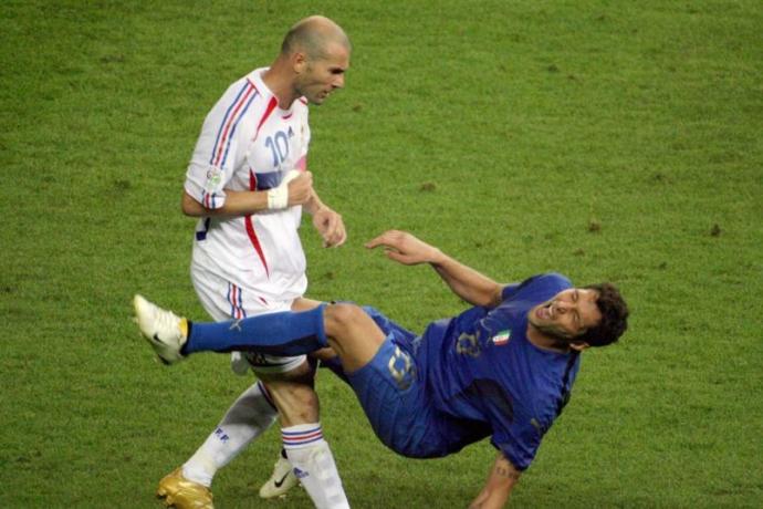 Kırmızı Kart Deyince Akla Gelen Futbolcular Kimlerdir?