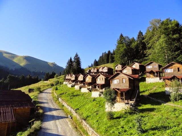Doğa İle İç İçe Romantik Bir Hafta Sonu Kaçamağı: Dağ Evleri