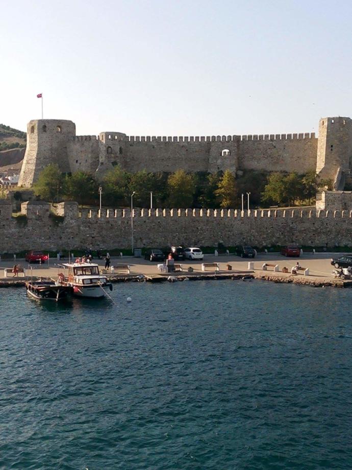 Güzel Kumsalları Ve Şaraplarıyla Ünlü Bozcaada!