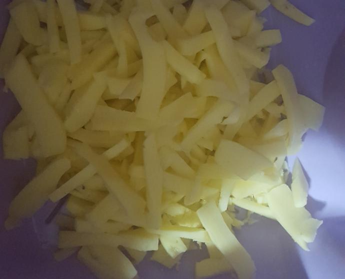 Evde Kendi Pizzanı Kendin Yap: Ev Yapımı Pizza Tarifi!