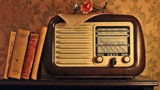 Bizi Nostaljinin Büyülü Sokaklarında Ufak Bir Gezintiye Çıkaracak Unutulmamış Şarkılar Hangileridir?