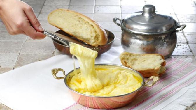 Karadeniz Lezzeti Kuymak Nasıl Yapılır?