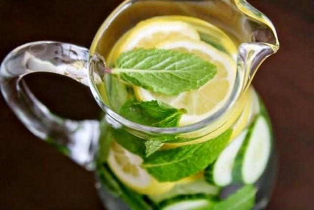 Evde Hazırlayabileceğiniz 7 Adet Kolay Detoks Suyu Tarifi!
