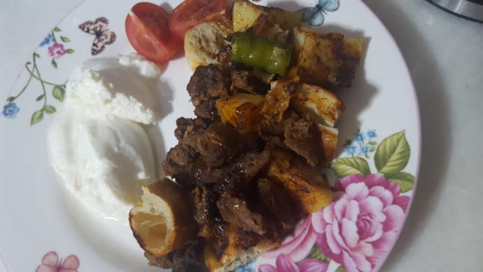 Et Sevenlere Özel Bir Tat: Pideli Kebap