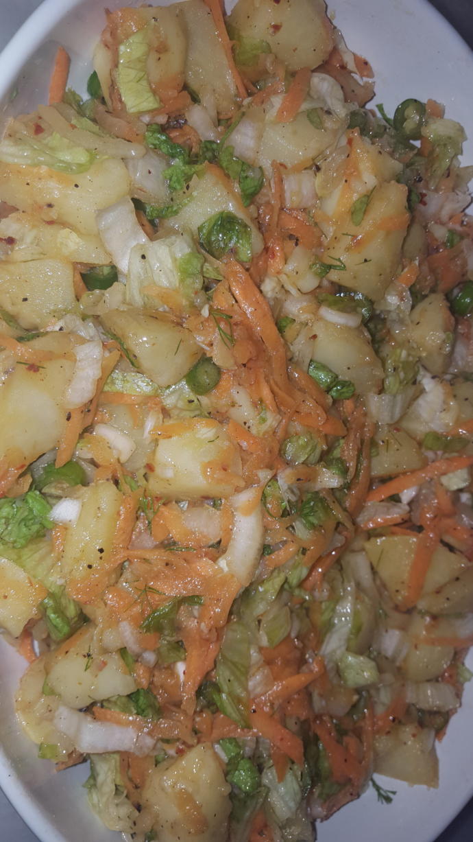 Günün Her Saatinde Yenilebilecek Bir Tat: Patates Salatası Nasıl Yapılır?