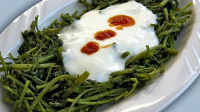 Ege'nin Binbir Çeşit Otlarından "Filiz ve Arapsaçı" Kavurması Nasıl Yapılır?