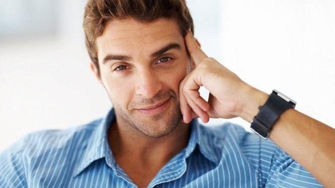 Yakışıklı Ama Sevgilisi Olmayan Erkekler Hakkında Kadınların Düşündüğü Şeyler Nelerdir?