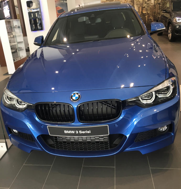 BMW Satış Noktası Olan Borusan Bayisini Geziyor ve Beğendiğim Modelleri İnceliyorum!