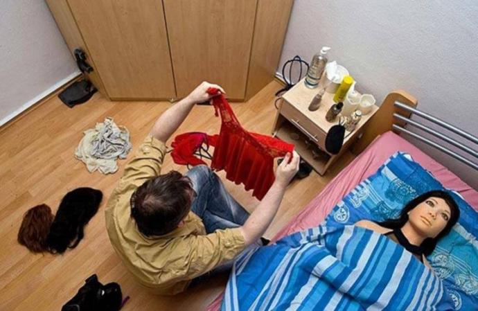Yalnızlık İnsana Neler Yaptırıyor Dedirtecek Bir Aşk İlişkisi