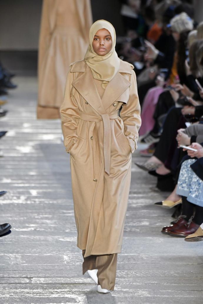 Moda Dünyasında Kalıpları Yerle Bir Eden Tesettürlü Modeller