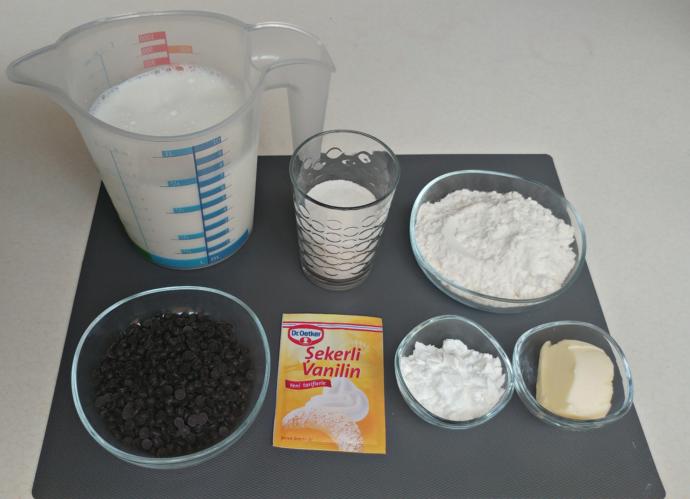 İki Renkli Kolay Puding Nasıl Yapılır?