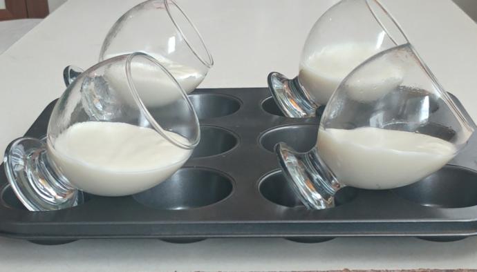 İki Renkli Kolay Puding Nasıl Yapılır?