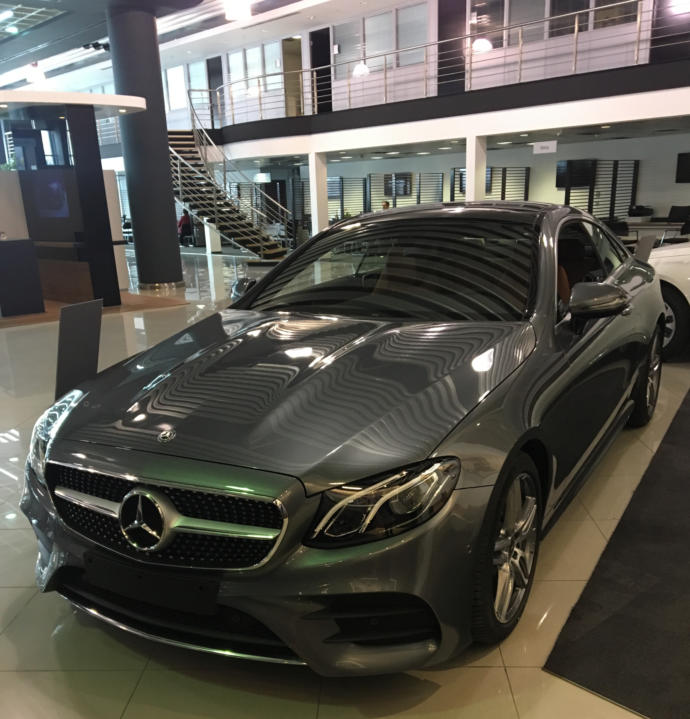 Otomobil Devlerinden Birisi Olan Mercedes-Benz Bayisini Geziyor ve Beğendiğim Modelleri İnceliyorum!