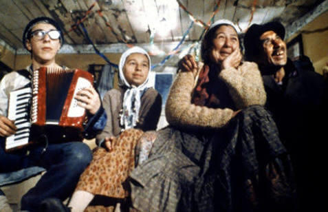 Beyaz Perdenin Buram Buram Fakir Edebiyatı Kokan Siyah Filmleri!