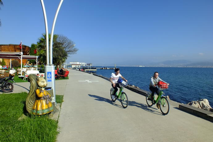 İstanbul'un Yanı Başındaki Harikalar Sahili'ni Geziyoruz