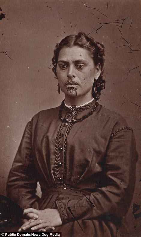 Mavi Dövmeli Kadın Olive Oatman