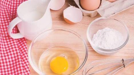 Yumuşacık Çilekli Tart Nasıl Yapılır?