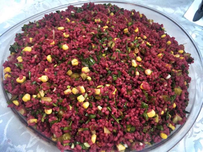 Rengi İle Dikkat Çeken Lezzet! Şalgamlı Bulgur Salatası Nasıl Yapılır?