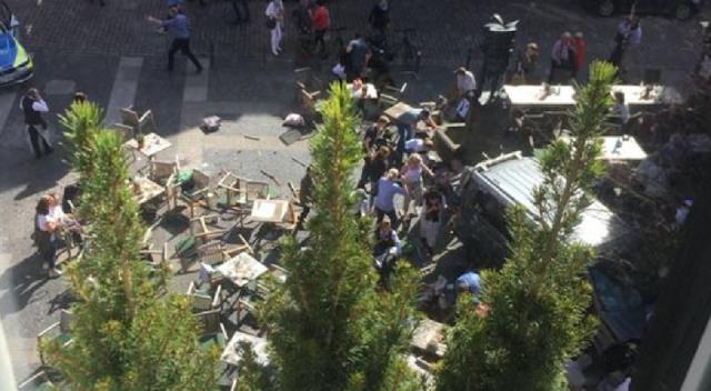 Almanya'da Kalabalığın Arasına Dalan Araç Dehşet Saçtı: 3 Ölü, Onlarca Yaralı!