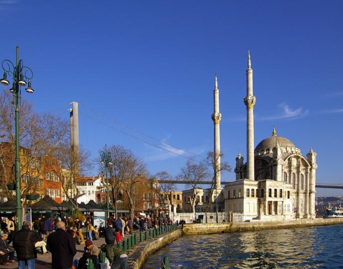 "İğne Atsan Yere Düşmez!" Dediğimiz İstanbul'da Sosyal Hayatın En Aktif Olduğu Yerler