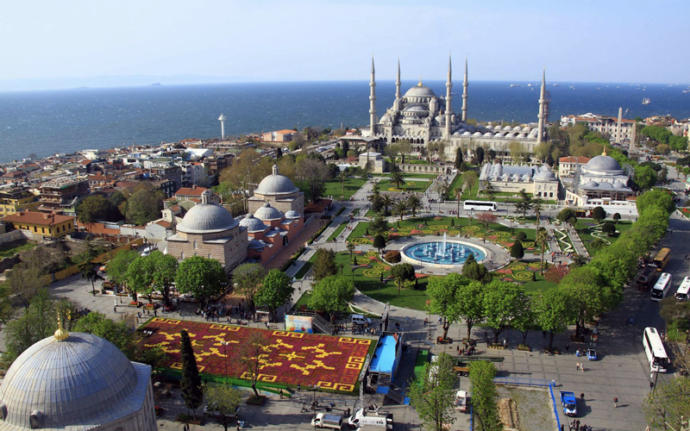 "İğne Atsan Yere Düşmez!" Dediğimiz İstanbul'da Sosyal Hayatın En Aktif Olduğu Yerler