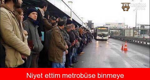 Metrobüslerde Görmeye Alışkın Olduğumuz 9 Yolcu Tipi!