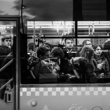 Metrobüslerde Görmeye Alışkın Olduğumuz 9 Yolcu Tipi!
