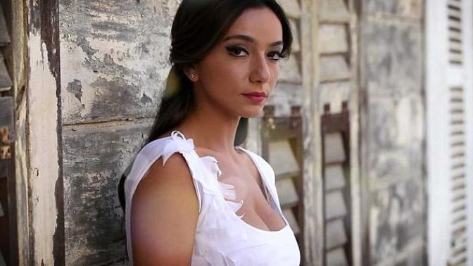 Kadife Sesiyle Yüreğimizi Okşayan Öykü Gürman Kimdir?