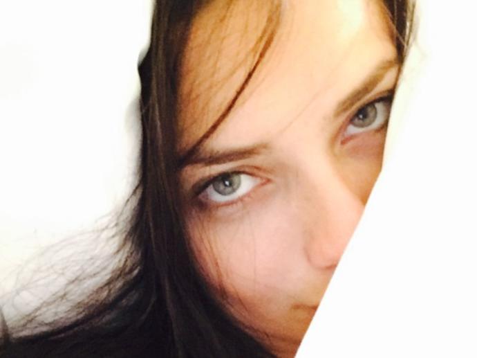 "O Kadar Makyajı Bana Yapsalar Ben de Güzel Olurum!" Diyenler İçin Makyajsız Adriana Lima!