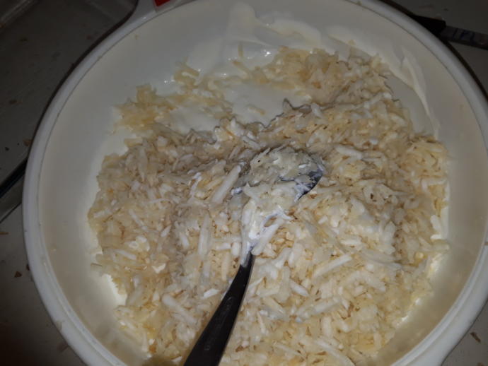 Kereviz Sevmeyenlerin Bile Aşık Olacağı "Yoğurtlu Cevizli Kereviz Salatası" Nasıl Yapılır?