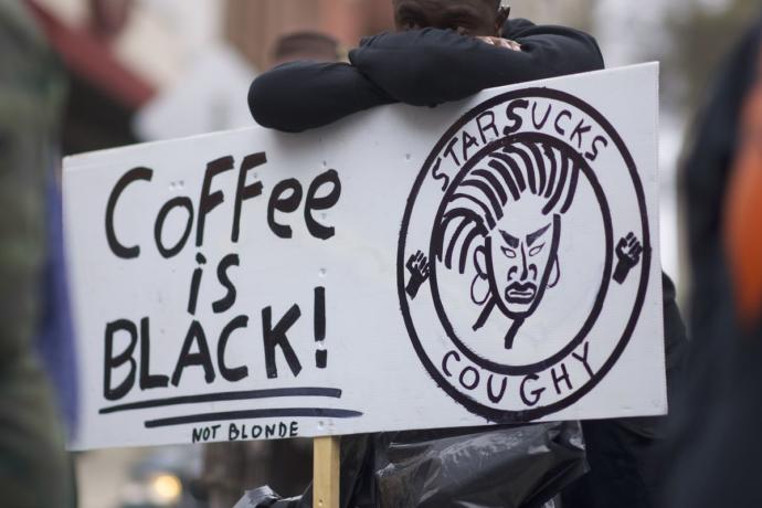 Starbucks Tüm Şubelerini Bir Süreliğine Kapatıyor