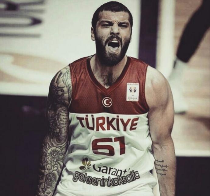 Milli Takımın Yıldızı, Galatasaray'ın Biricik Kaptanı Göksenin Köksal ile Unutulmaz Röportaj