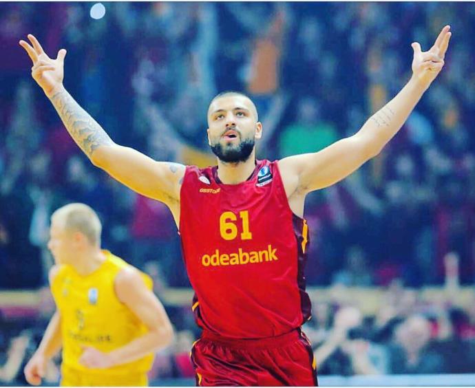 Milli Takımın Yıldızı, Galatasaray'ın Biricik Kaptanı Göksenin Köksal ile Unutulmaz Röportaj
