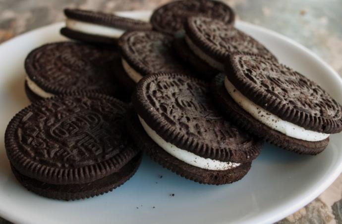 Lezzetli ve Bir O Kadar Da Pratik Oreo Bisküvili Kurabiyeler
