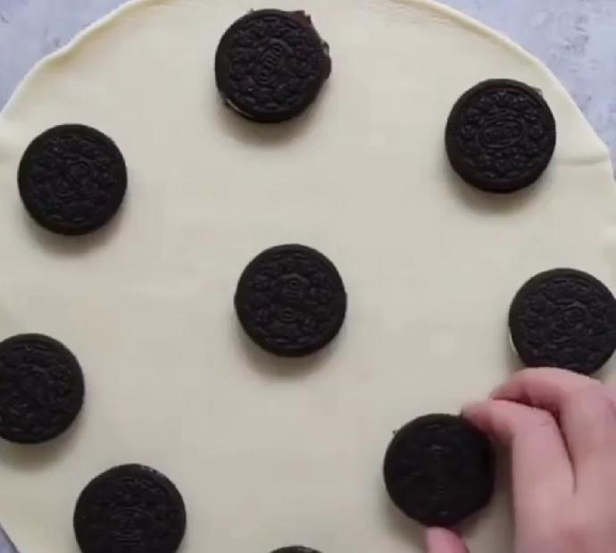 Lezzetli ve Bir O Kadar Da Pratik Oreo Bisküvili Kurabiyeler