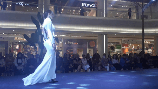 Sezonun Trendlerini Yerinde Görmek İçin Bursa Endülüs Park Fashion Week Moda Defilesine Katıldım!