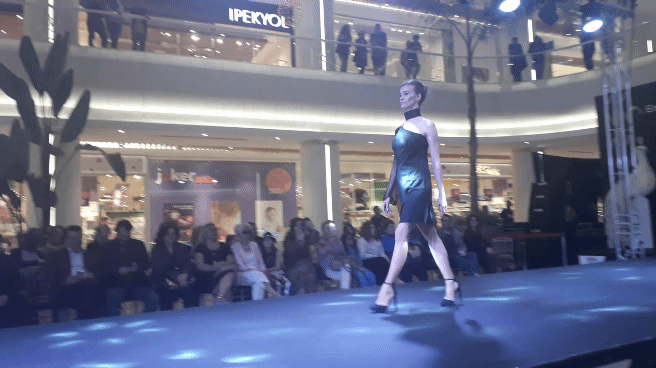 Sezonun Trendlerini Yerinde Görmek İçin Bursa Endülüs Park Fashion Week Moda Defilesine Katıldım!