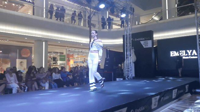 Sezonun Trendlerini Yerinde Görmek İçin Bursa Endülüs Park Fashion Week Moda Defilesine Katıldım!
