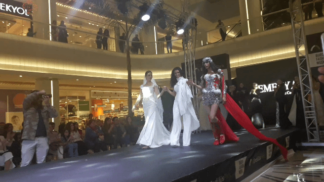 Sezonun Trendlerini Yerinde Görmek İçin Bursa Endülüs Park Fashion Week Moda Defilesine Katıldım!