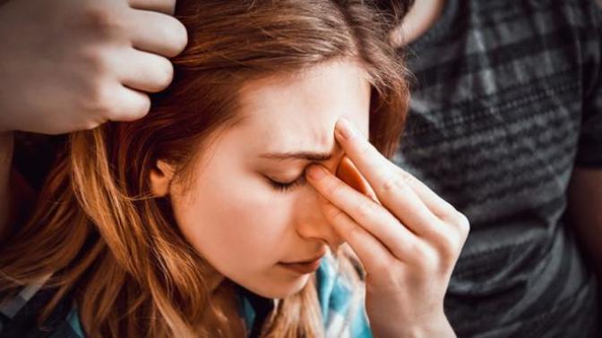 Sinüzit Kaynaklı Baş Ağrısı Nedir, Tedavisi Nasıl Sağlanır?
