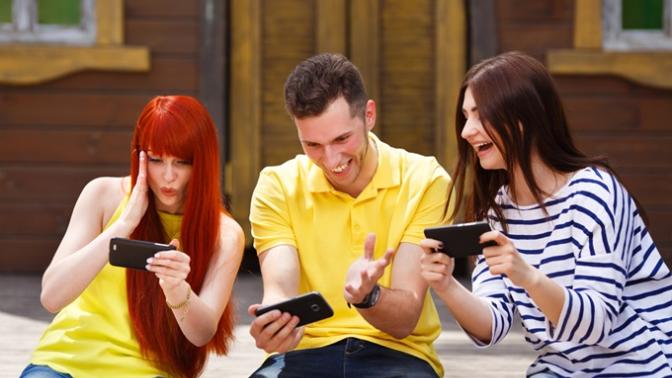 Yenilmezler Filmi Karakteri Gibi Telefonunun İnternetiyle Sonsuzluk Savaşı Veren 6 Karakter