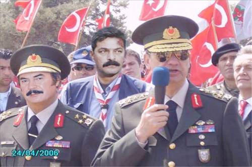 Ünlüleri Daha Önce Böyle Görmediniz! Güldüren Ve Şaşırtan İlginç Fotoğraflarıyla Ünlülerimiz