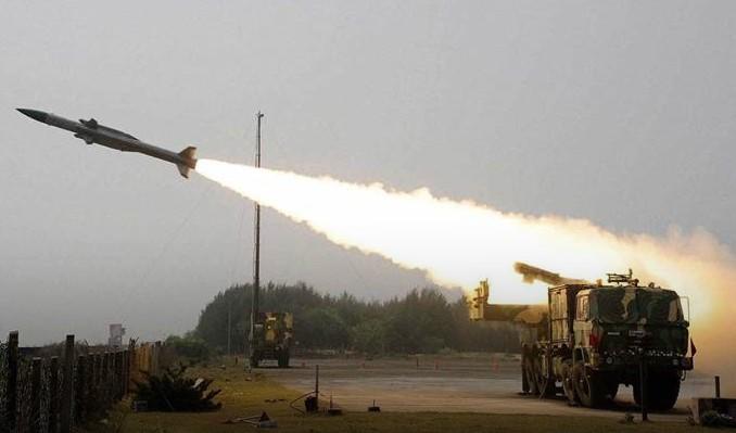 S-400 Füze Savunma Sistemi Tam Olarak Nedir ve Nasıl Çalışıyor?