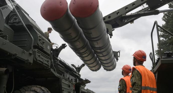 S-400 Füze Savunma Sistemi Tam Olarak Nedir ve Nasıl Çalışıyor?
