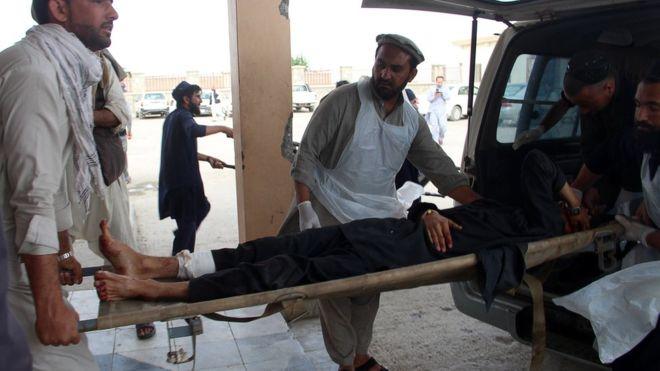 Afganistan'da Bombalı Saldırı: 17 Ölü Var
