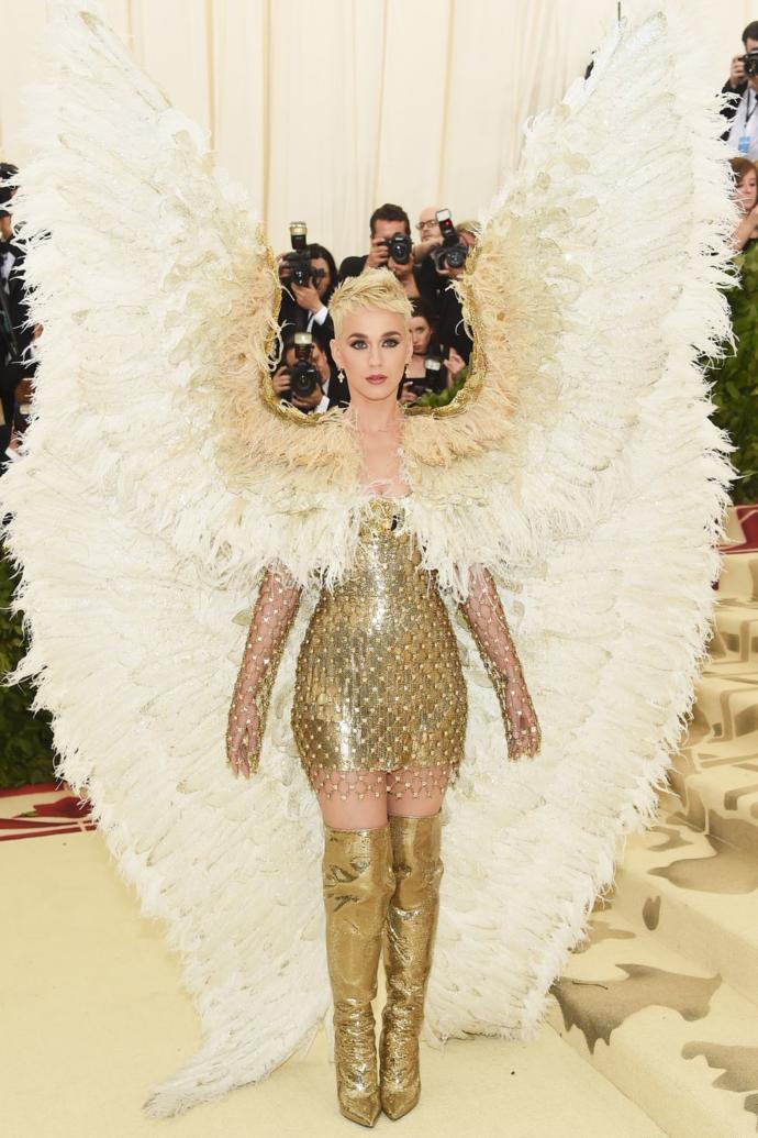 Met Gala 2018'de Güzelliğiyle Büyüleyen Ünlüler