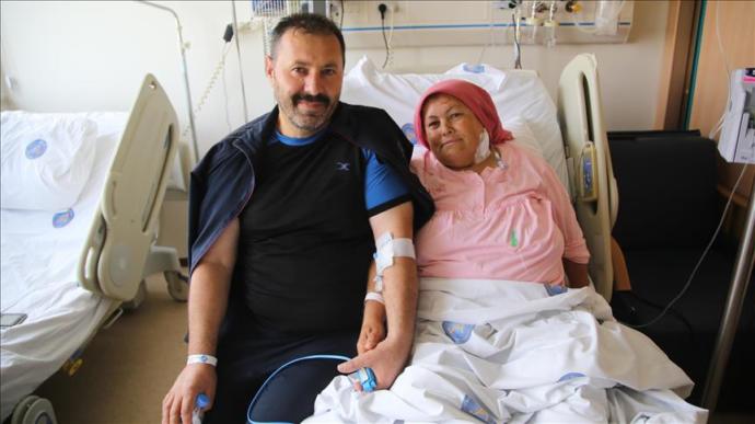 Evlilik Yıl Dönümünde Eşine Böbreğini Hediye Etti