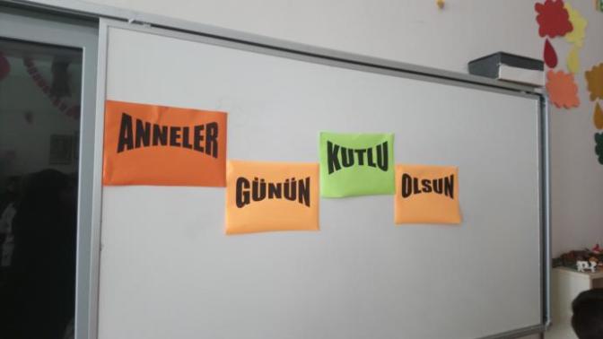 Okul Etkinliğinde Anneler Gününü Kutladık!